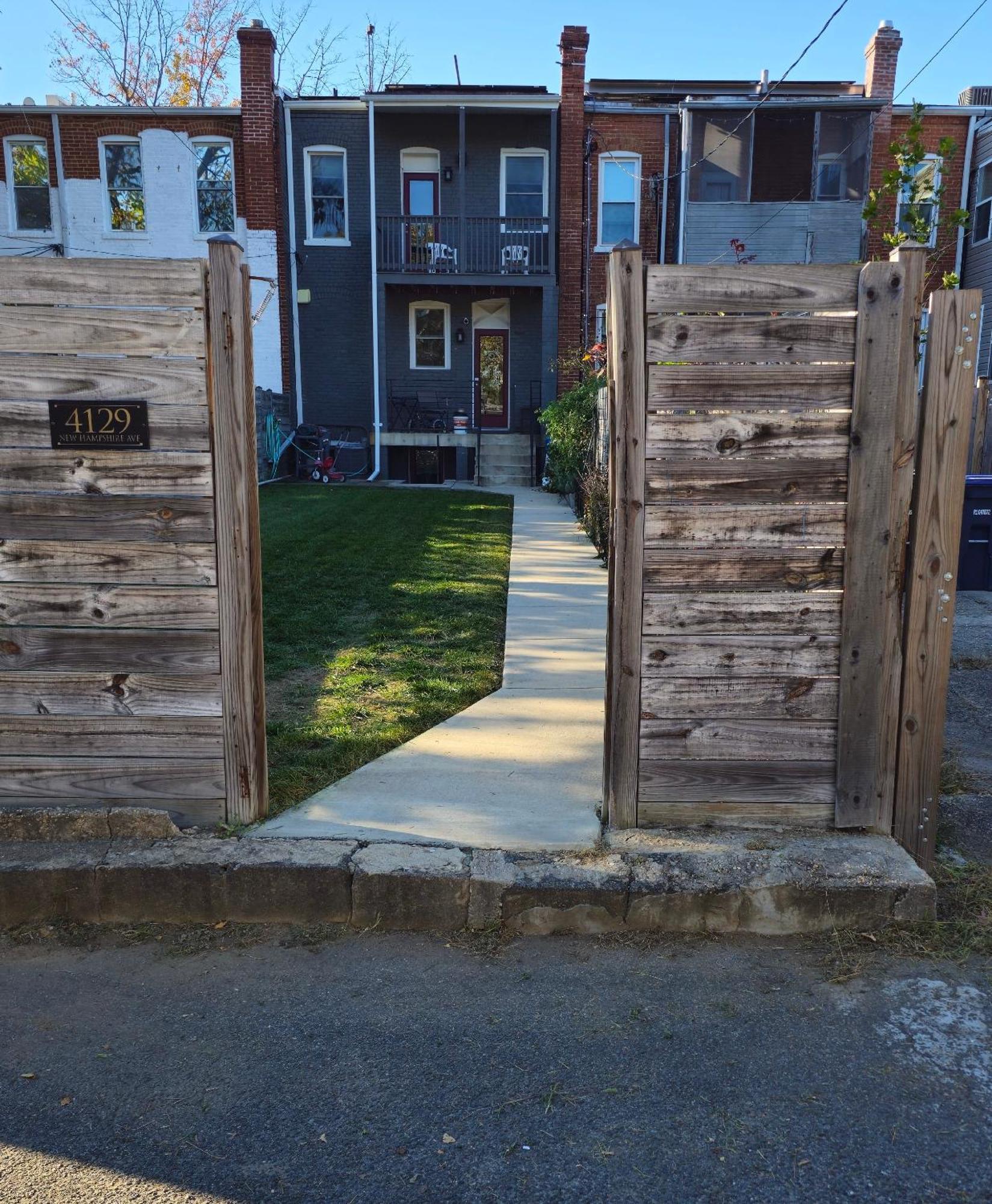 English Basement In Petworth, Washington, Dc -- Free Off-street Parking, Walk To Metro And Restaurants