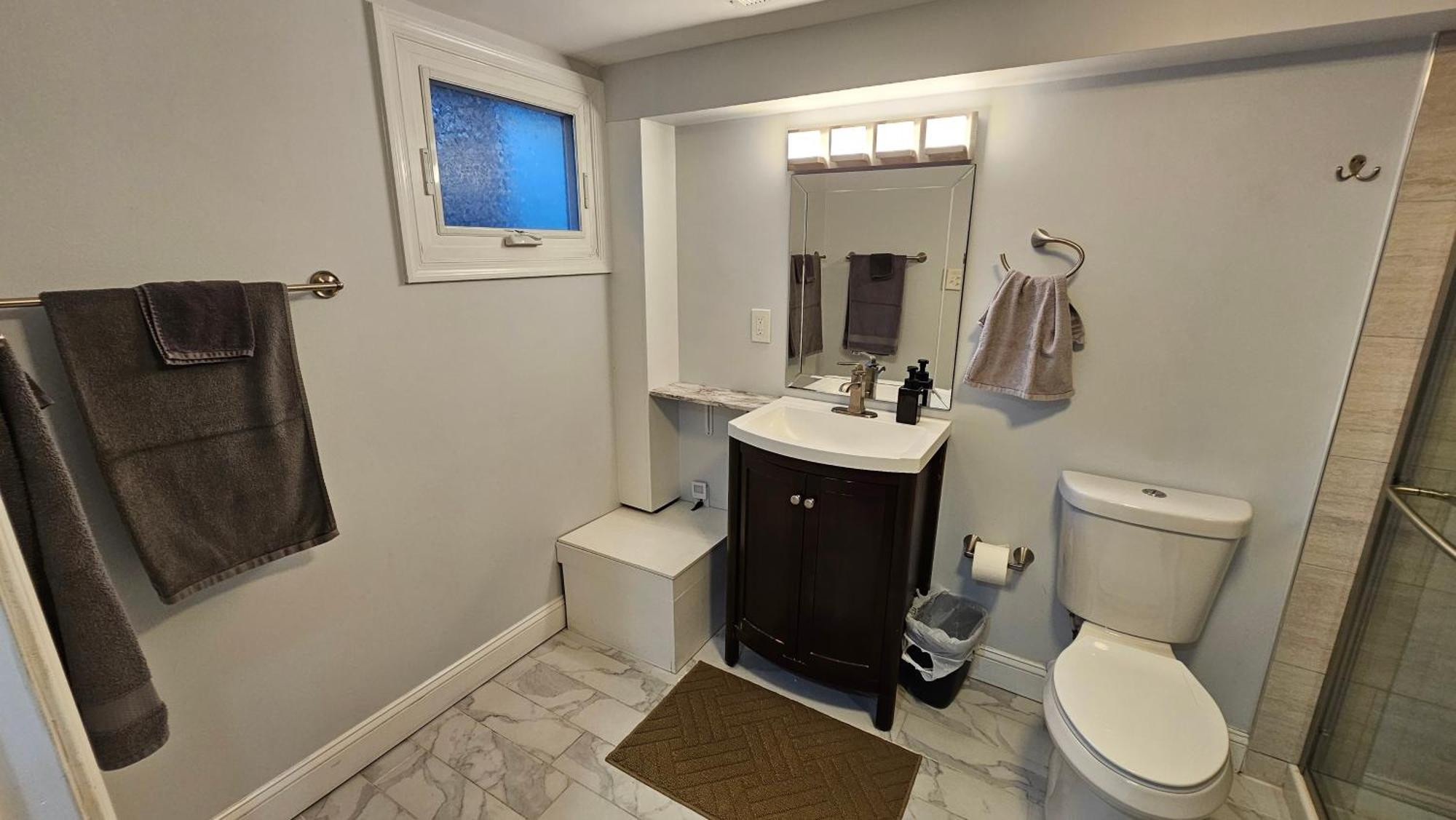 English Basement In Petworth, Washington, Dc -- Free Off-street Parking, Walk To Metro And Restaurants Washington
